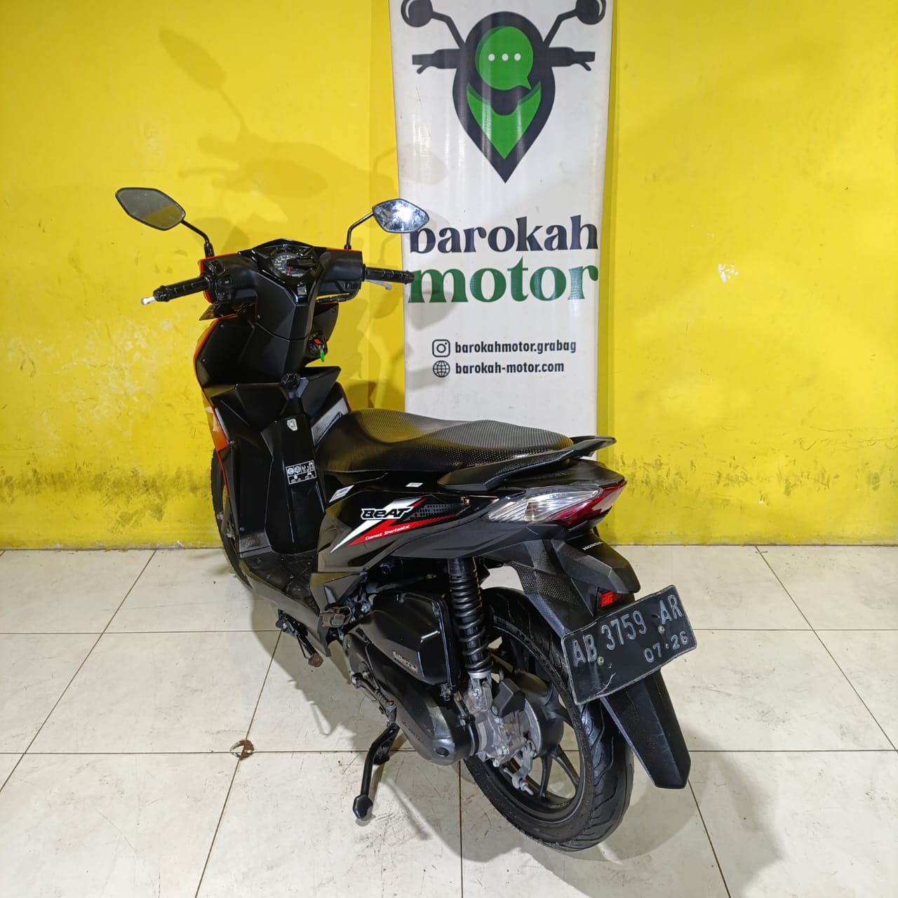 BEAT-AB3759AR-Foto_Belakang.jpg