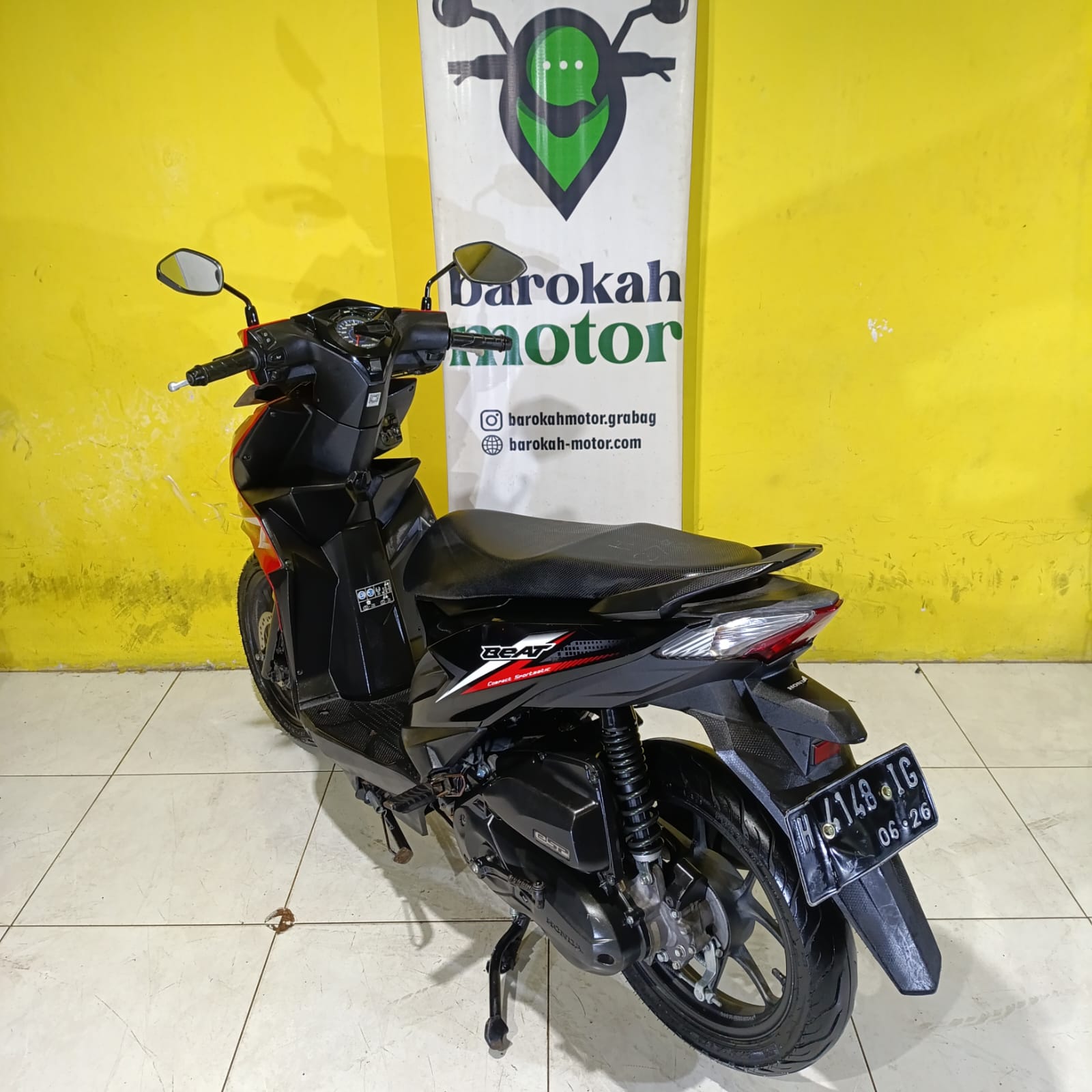 BEAT-H4148IG-Foto_Belakang.jpg