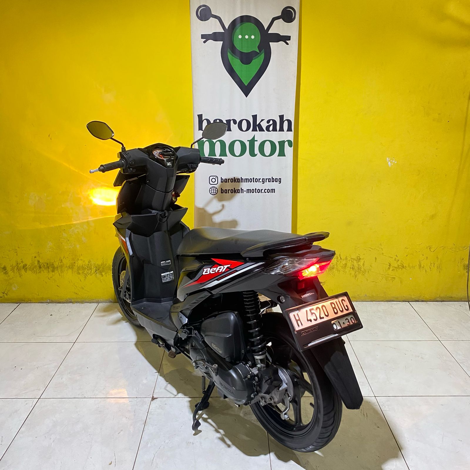 BEAT-H4520BUG-Foto_Belakang.jpg