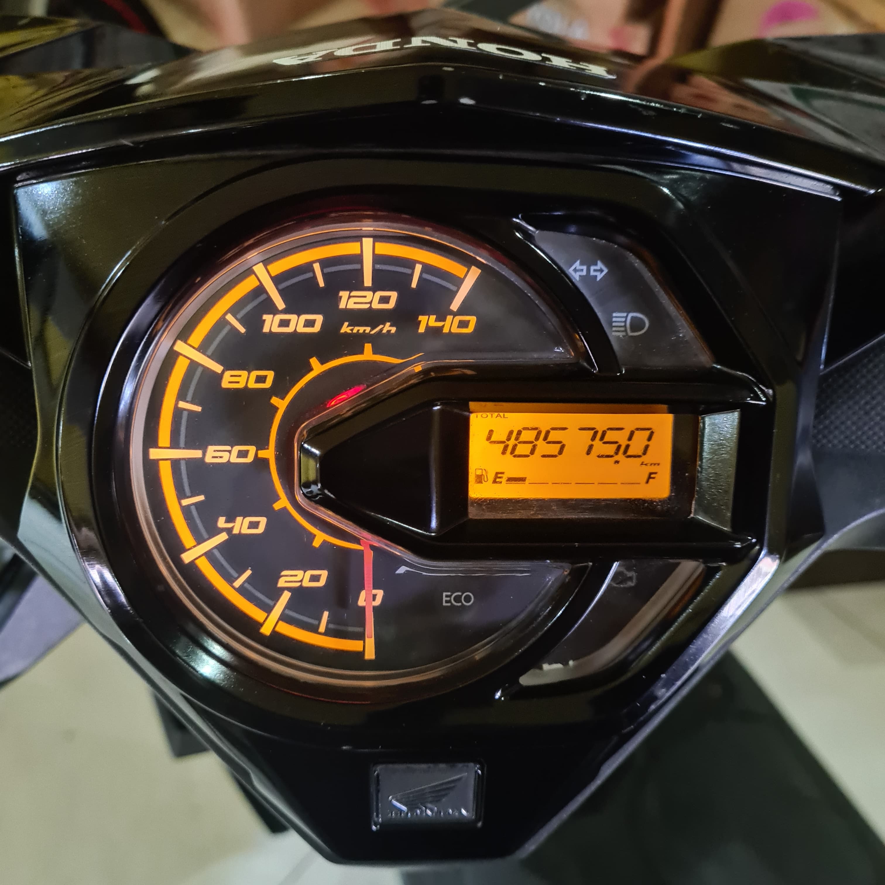 BEAT-H4520BUG-Foto_Depan.jpg
