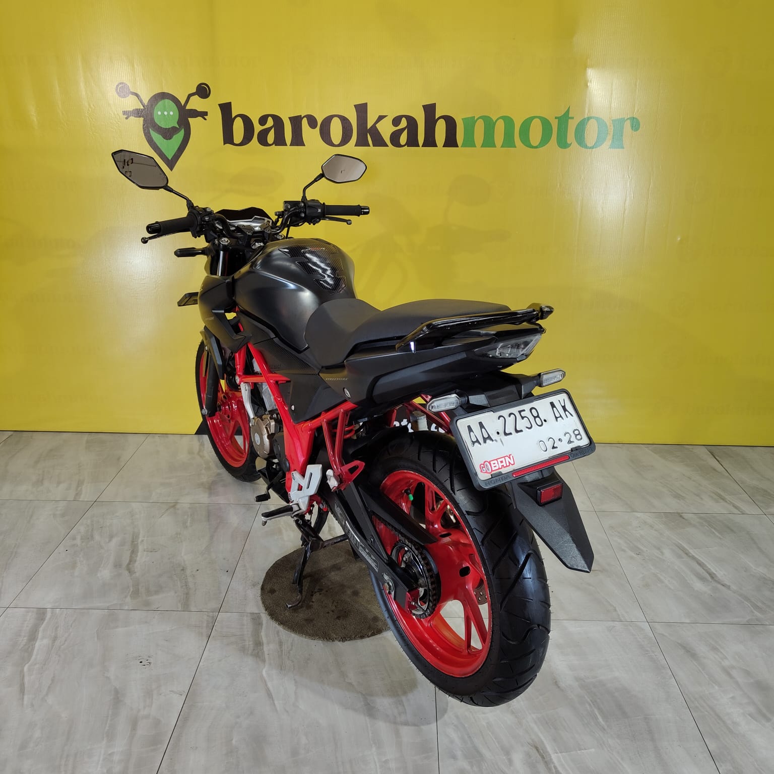 CB150R-AA2258AK-foto_belakang.jpeg