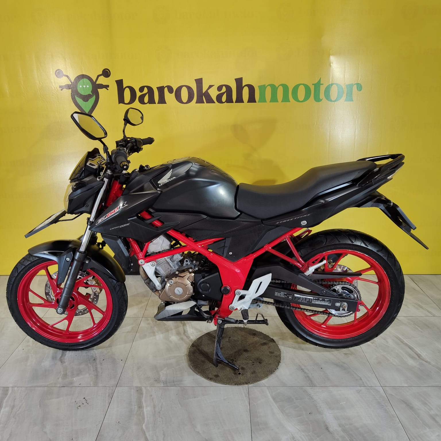 CB150R-AA2258AK-foto_kiri.jpeg