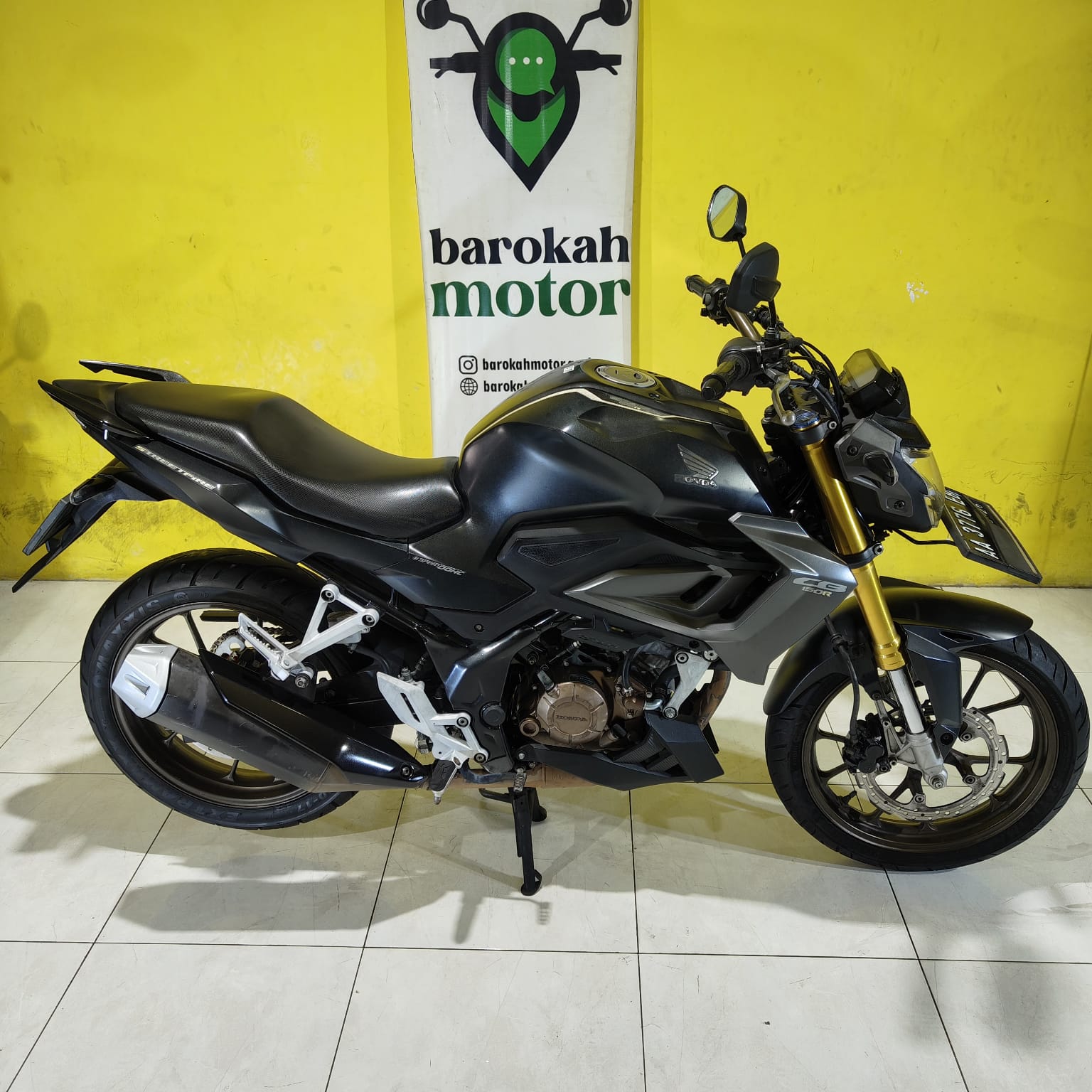 CB150R-AA3776EB-Foto_Kanan.jpg