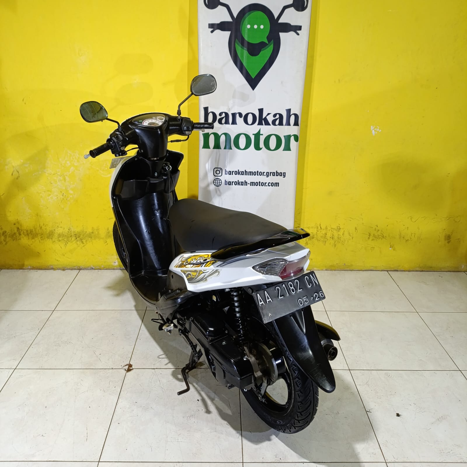 MIO-AA2182CN-Foto_Belakang.jpg
