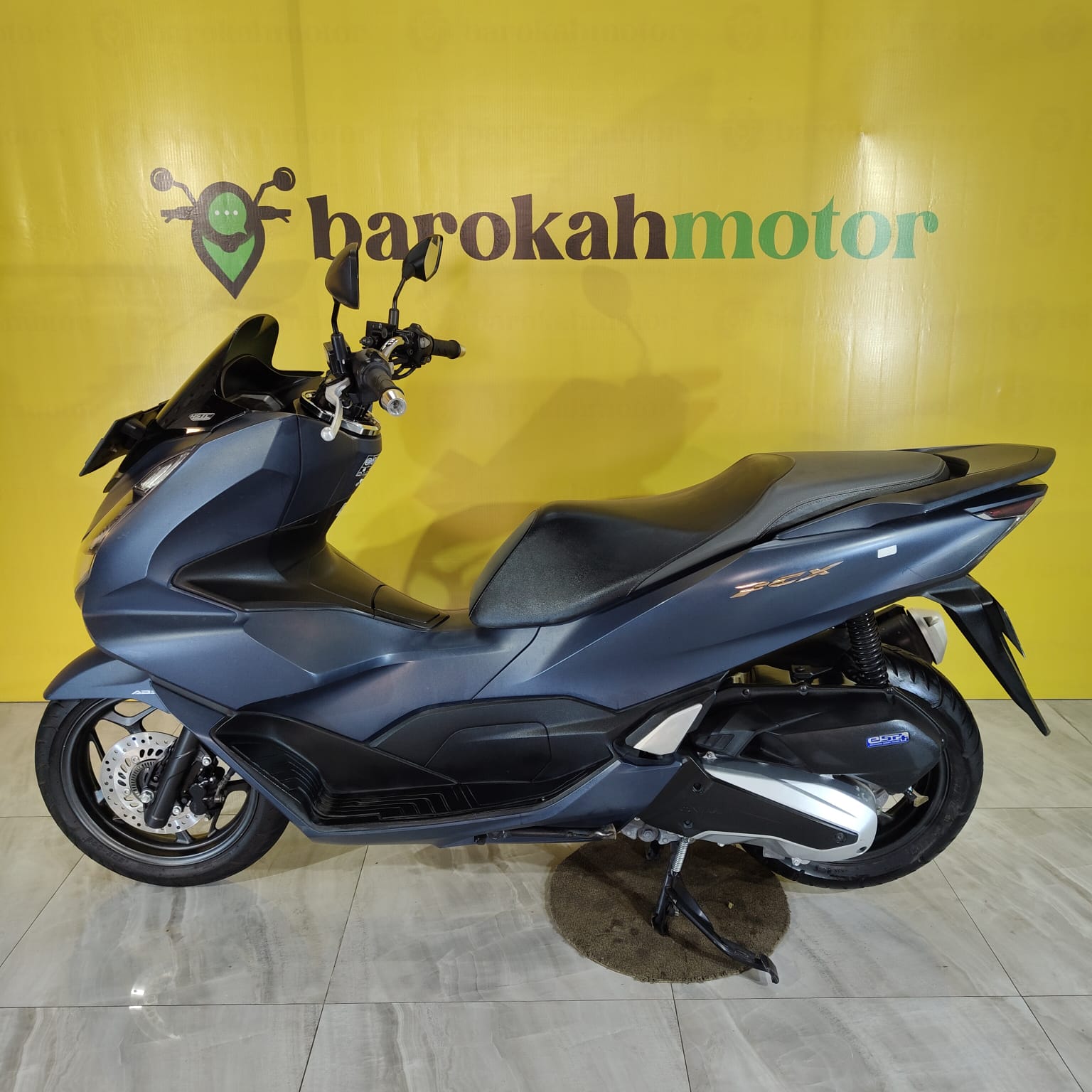 NEWPCX160ABS-AA5418G-foto_kiri.jpeg