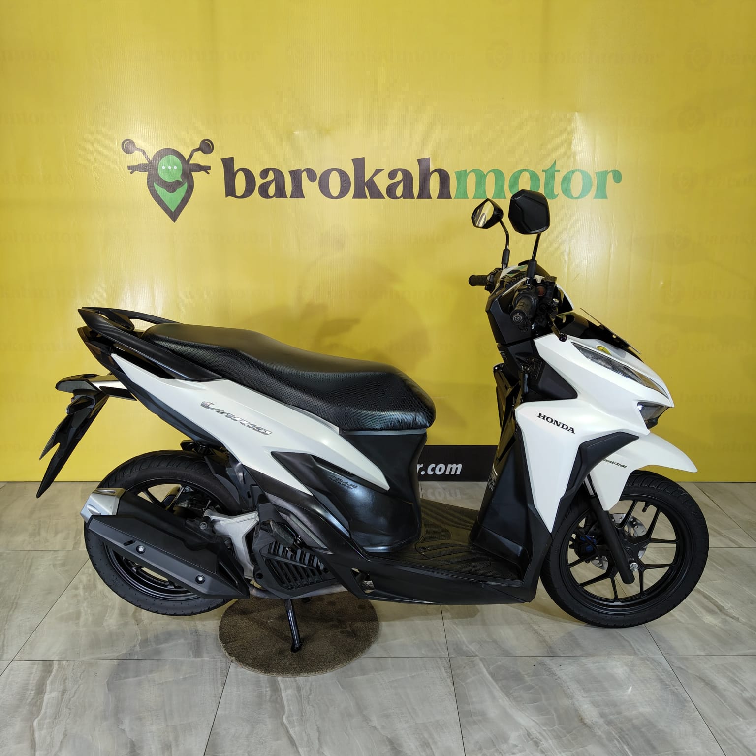 NEWVARIO125CBSISS-AA4061EG-foto_kanan.jpeg