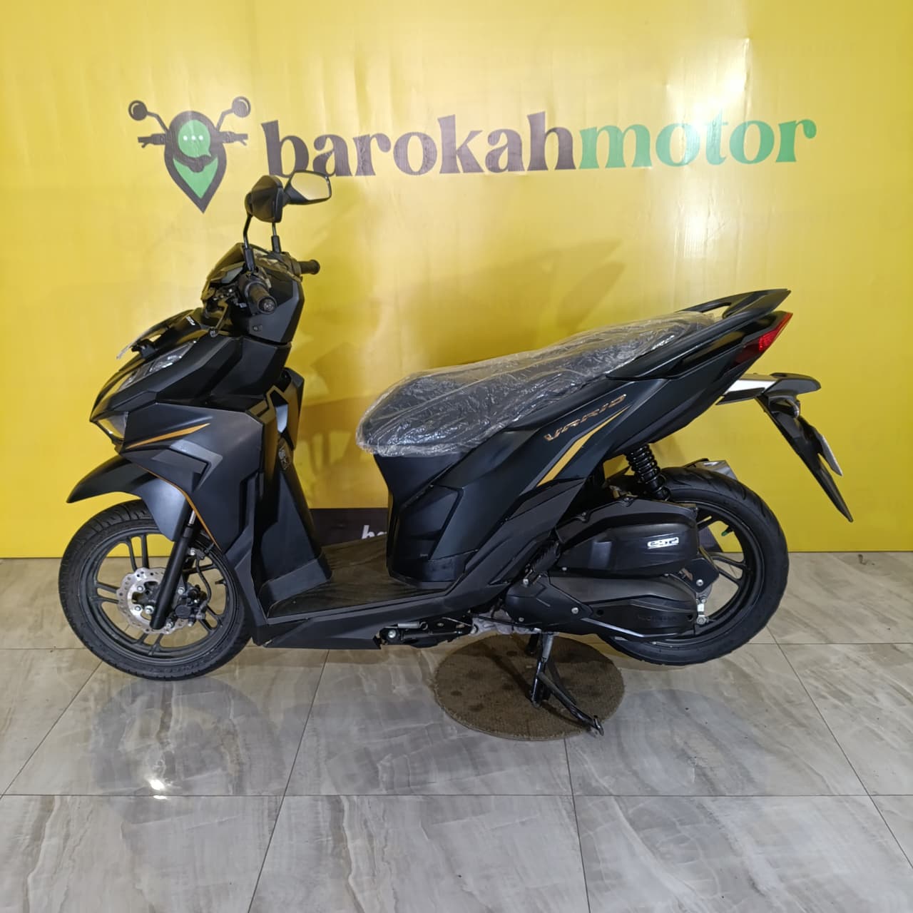NEWVARIO125CBSISS-AB4928TP-foto_kiri.jpeg