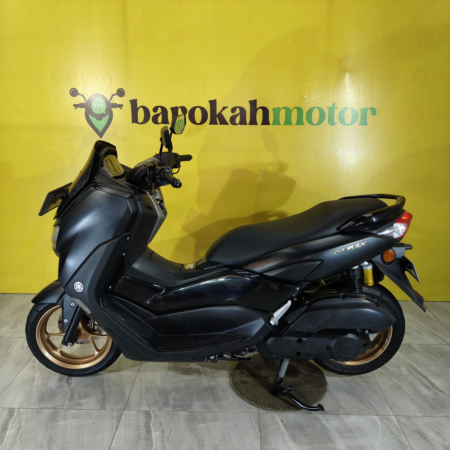 NMAX-AA6350ZT-foto_kiri.jpeg