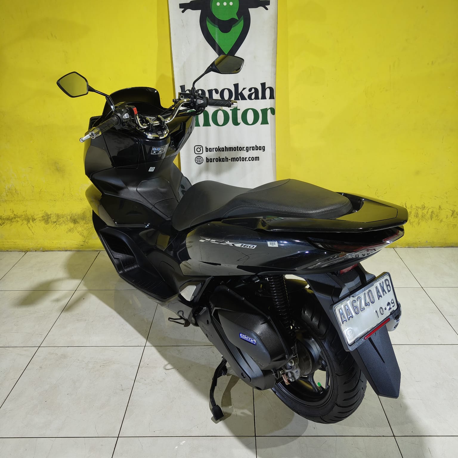 PCX160-AA6240AKB-Foto_Belakang.jpg