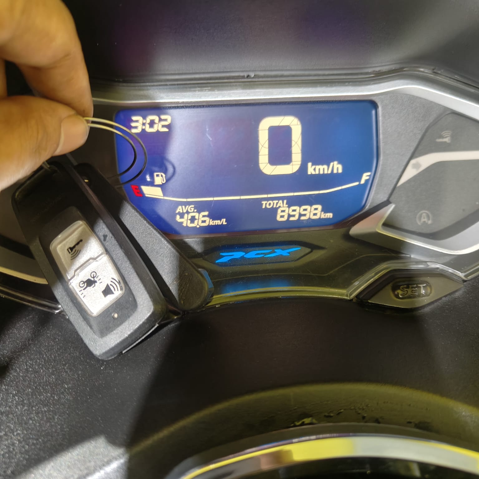 PCX160-AA6240AKB-Foto_Depan.jpg