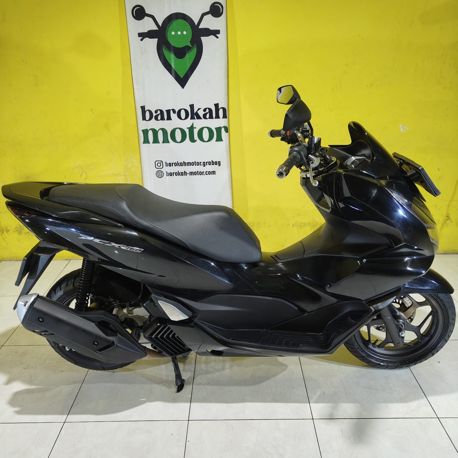 PCX160-AA6240AKB-Foto_Kanan.jpg