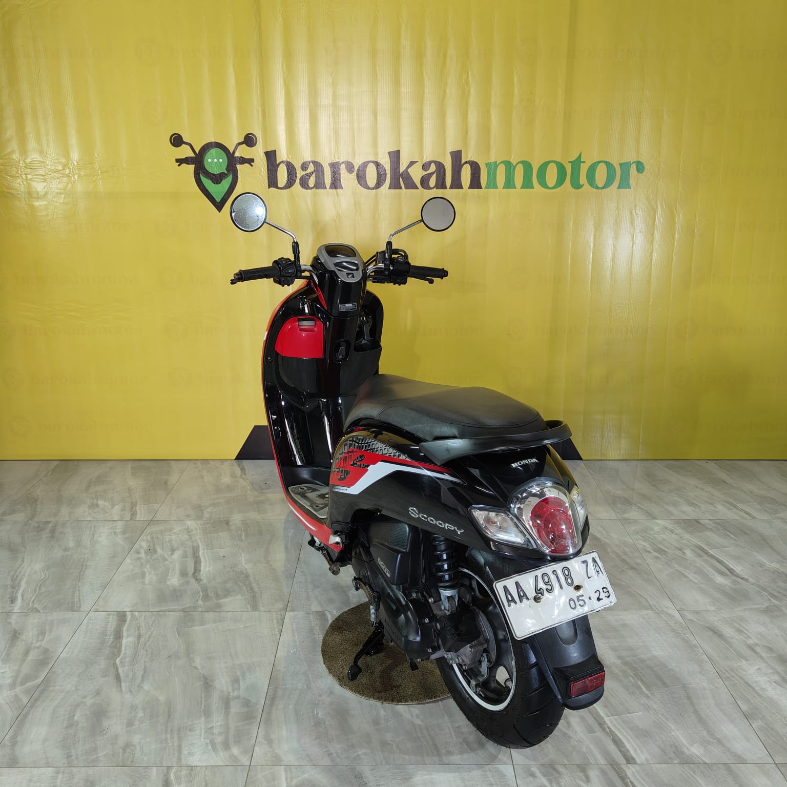 SCOOPY-AA4918ZA-Foto_Belakang.jpeg
