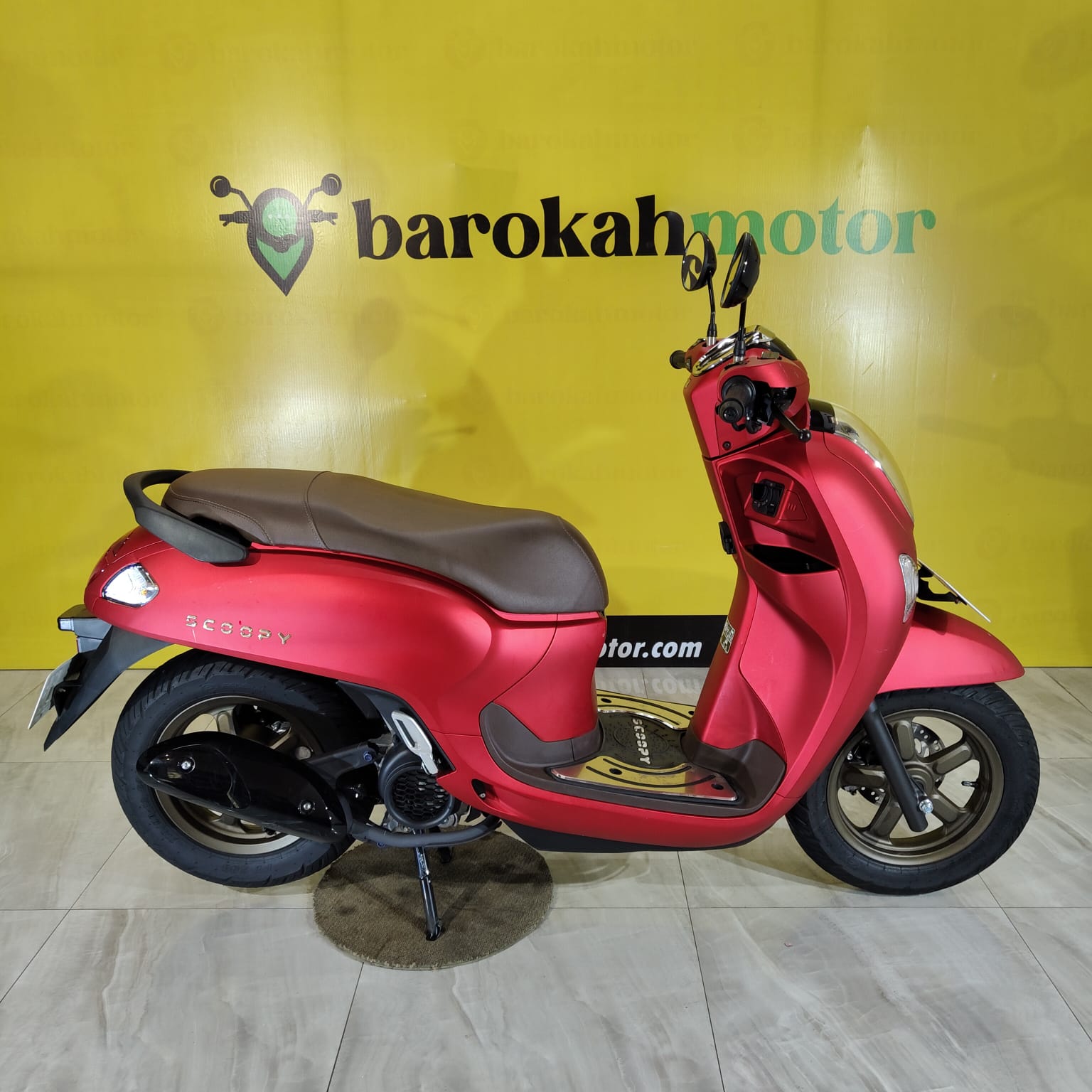 SCOOPYPRESTIGE-AA6286FA-foto_kanan.jpeg
