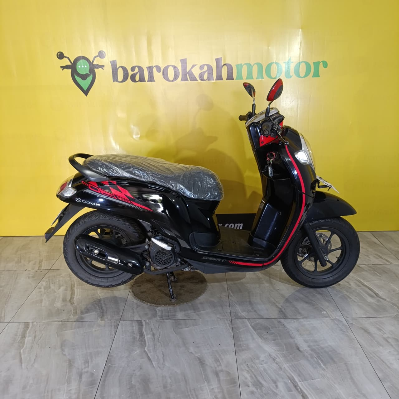 SCOOPYSPORTY-AA4975BB-foto_kanan.jpeg