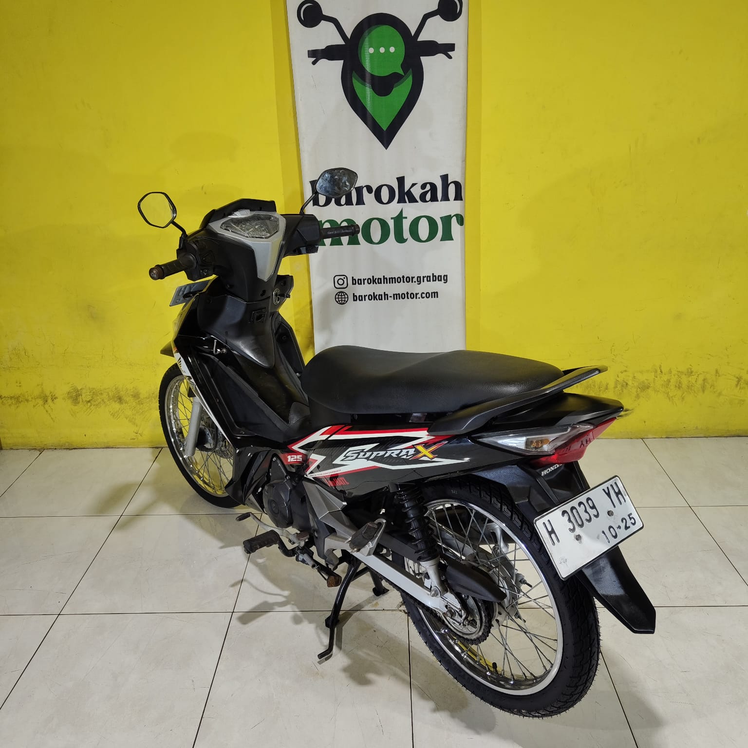 SUPRA125-H3039YH-Foto_Belakang.jpg