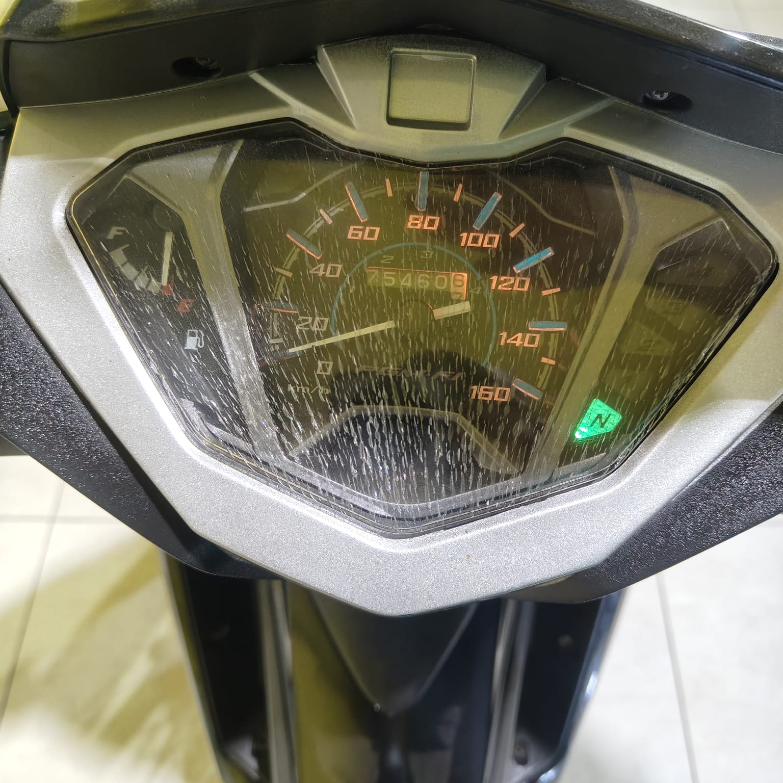 SUPRA125-H3039YH-Foto_Depan.jpg