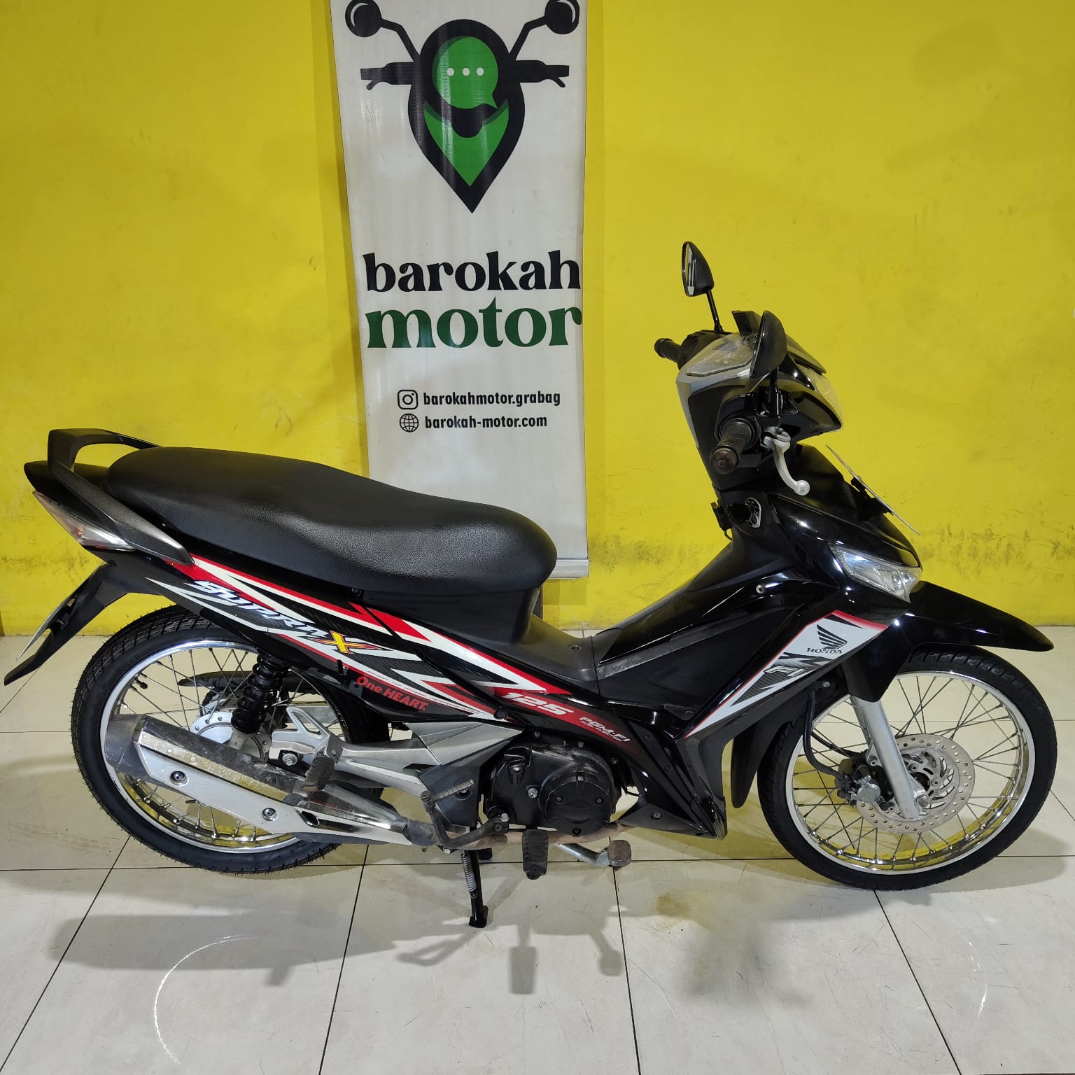 SUPRA125-H3039YH-Foto_Kanan.jpg