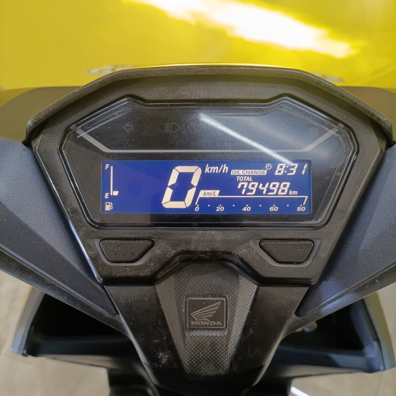 VARIO125-AB2184GV-foto_depan.jpeg