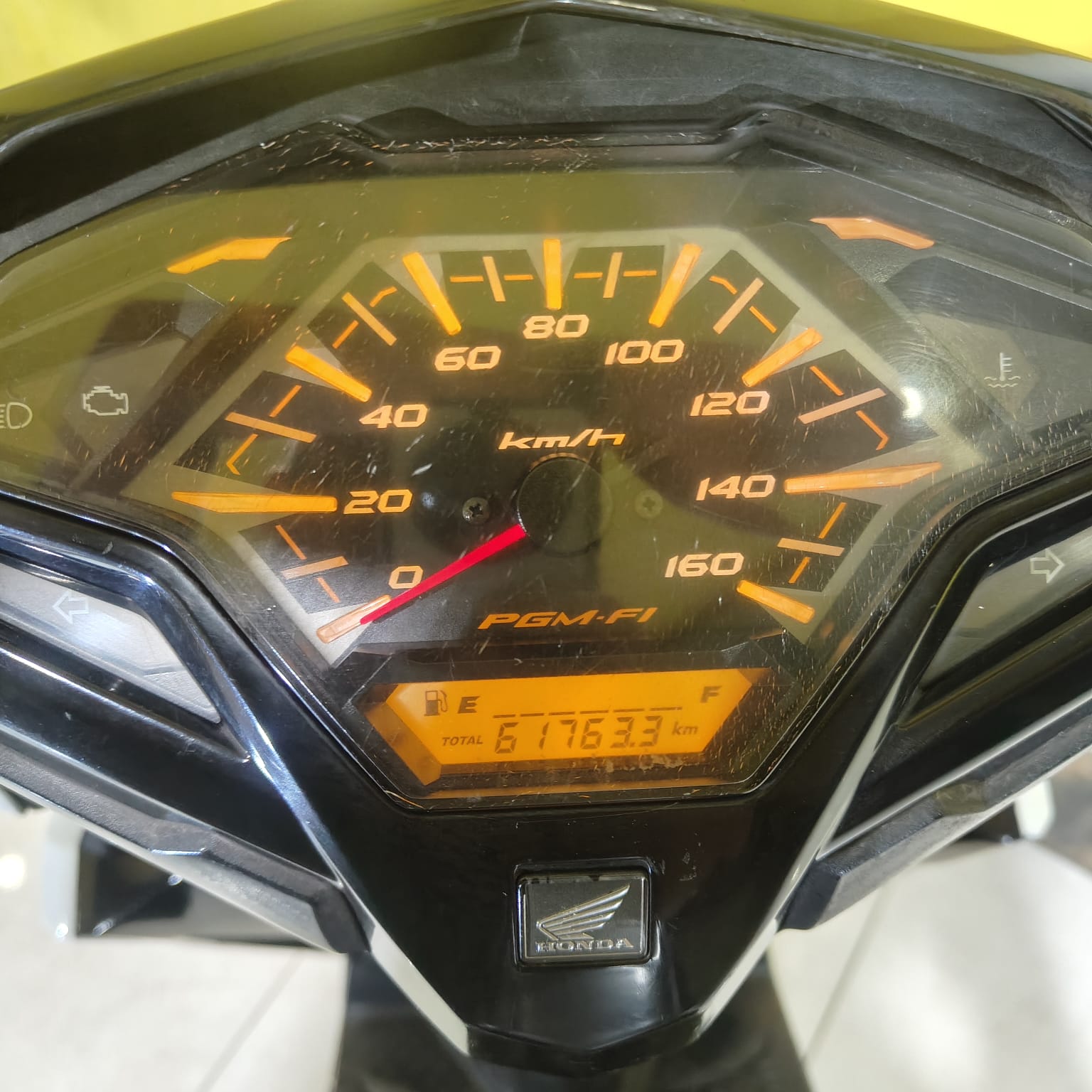 VARIO125-AB4115FX-Foto_Depan.jpg