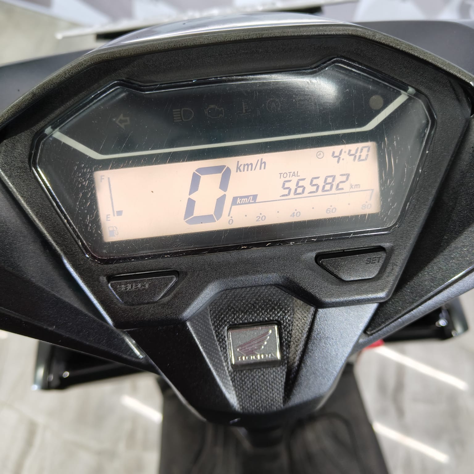 VARIO125-H3820BG-Foto_Depan.jpeg