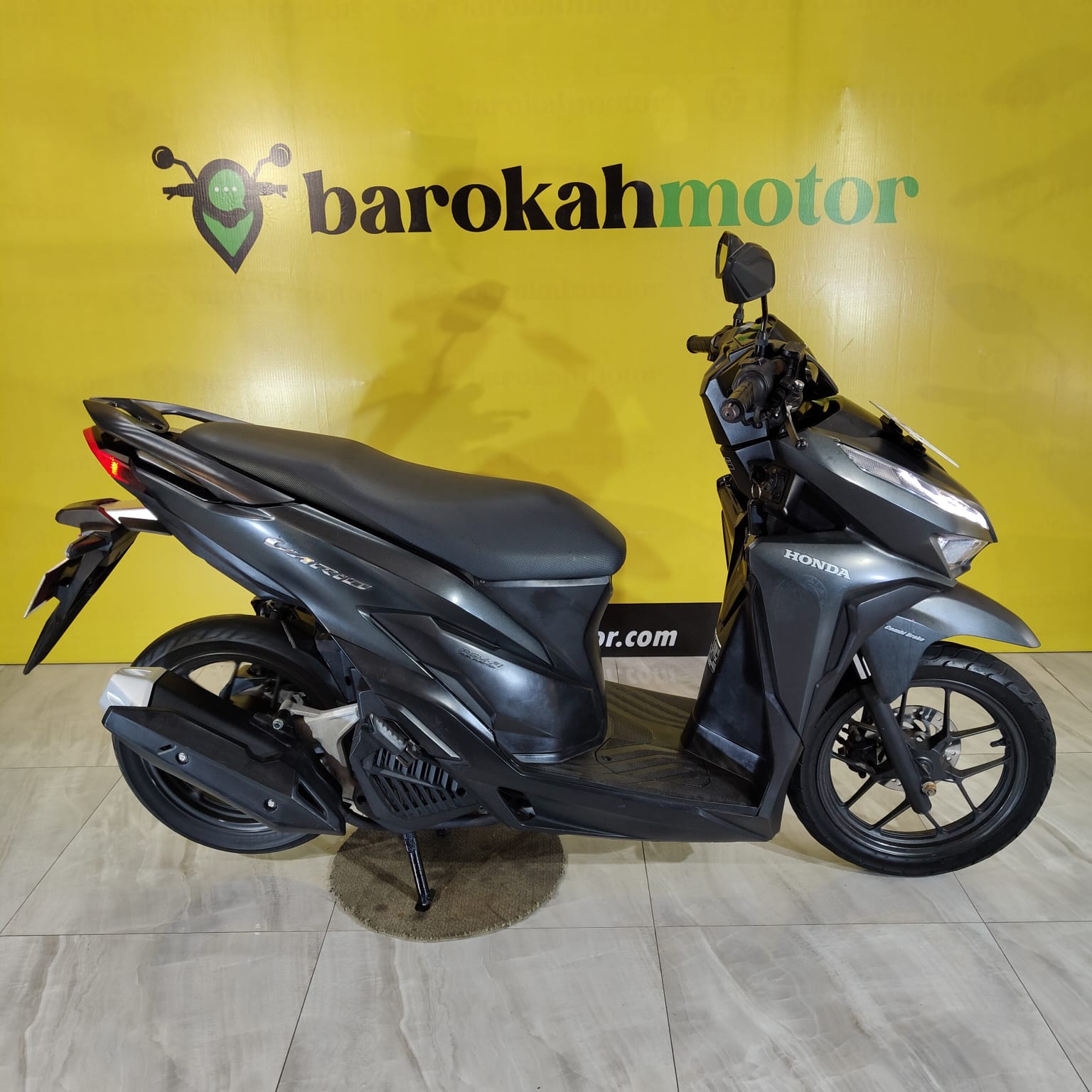 VARIO125-H5862IJ-foto_kanan.jpeg