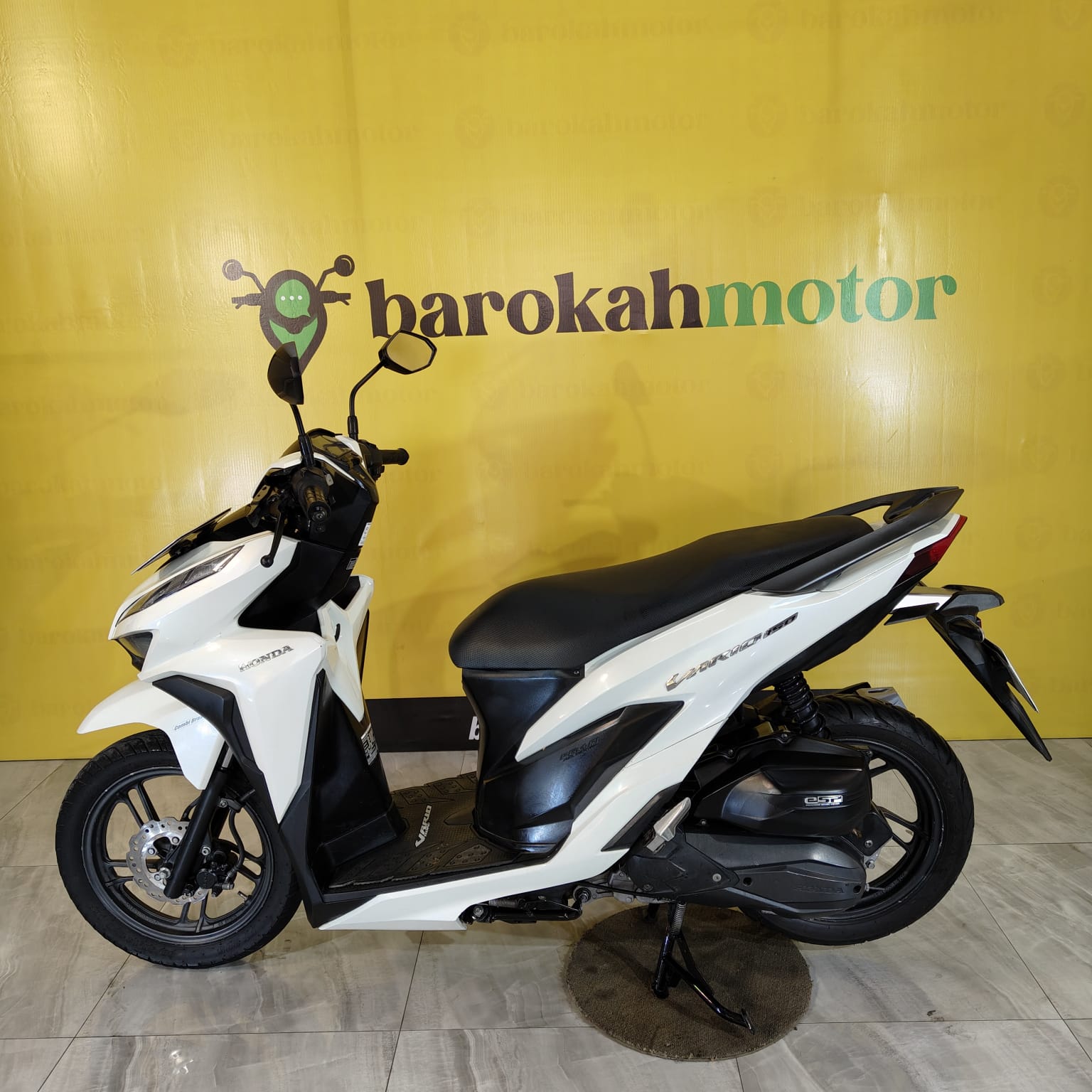 VARIO150-AA3069CY-foto_kanan.jpeg