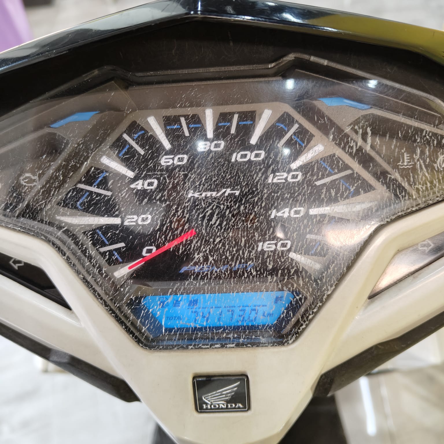VARIO150-AA3097RG-foto_depan.jpeg