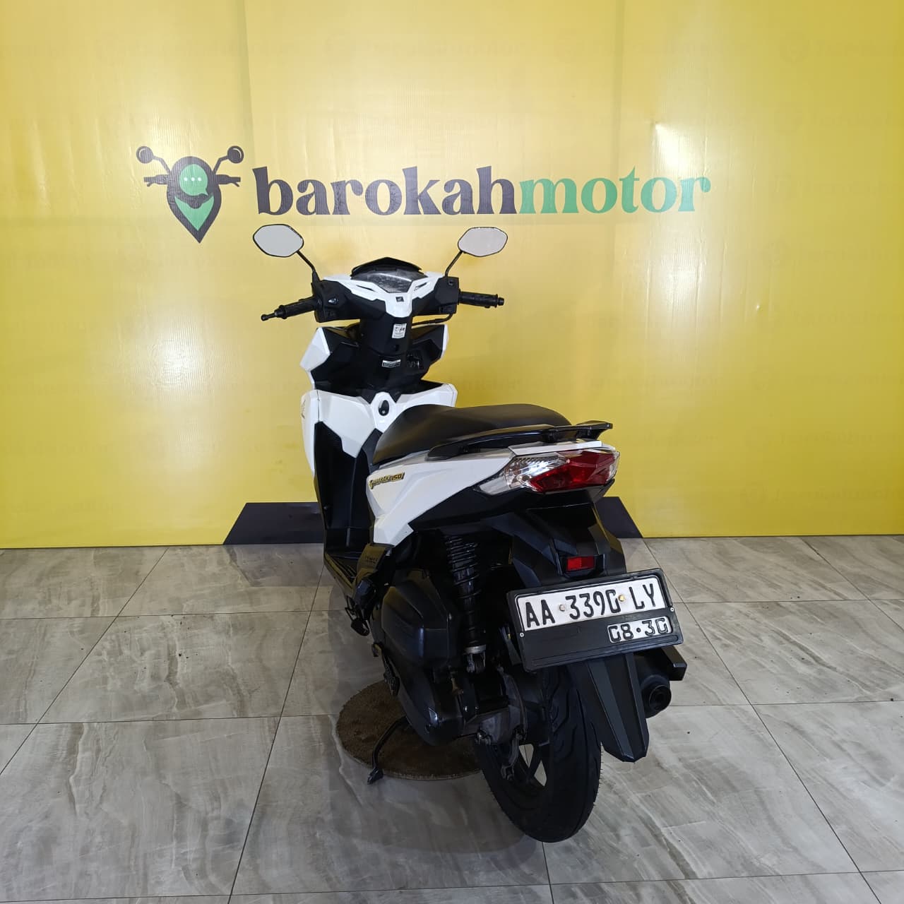 VARIO150-AA3390LY-foto_belakang.jpeg