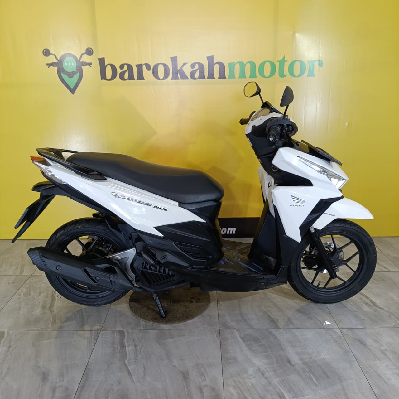 VARIO150-AA3390LY-foto_kanan.jpeg