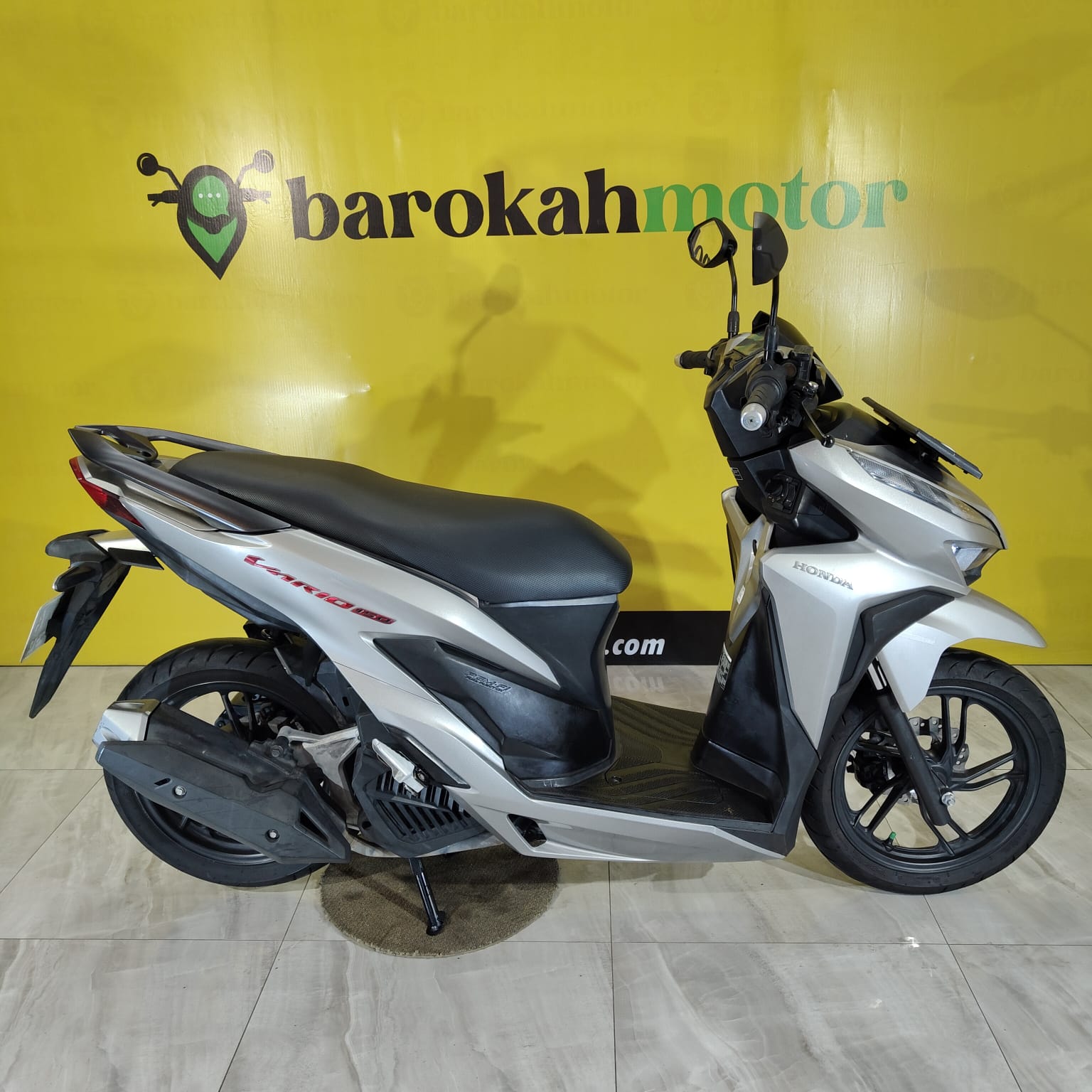 VARIO150-AA6354A-foto_kanan.jpeg