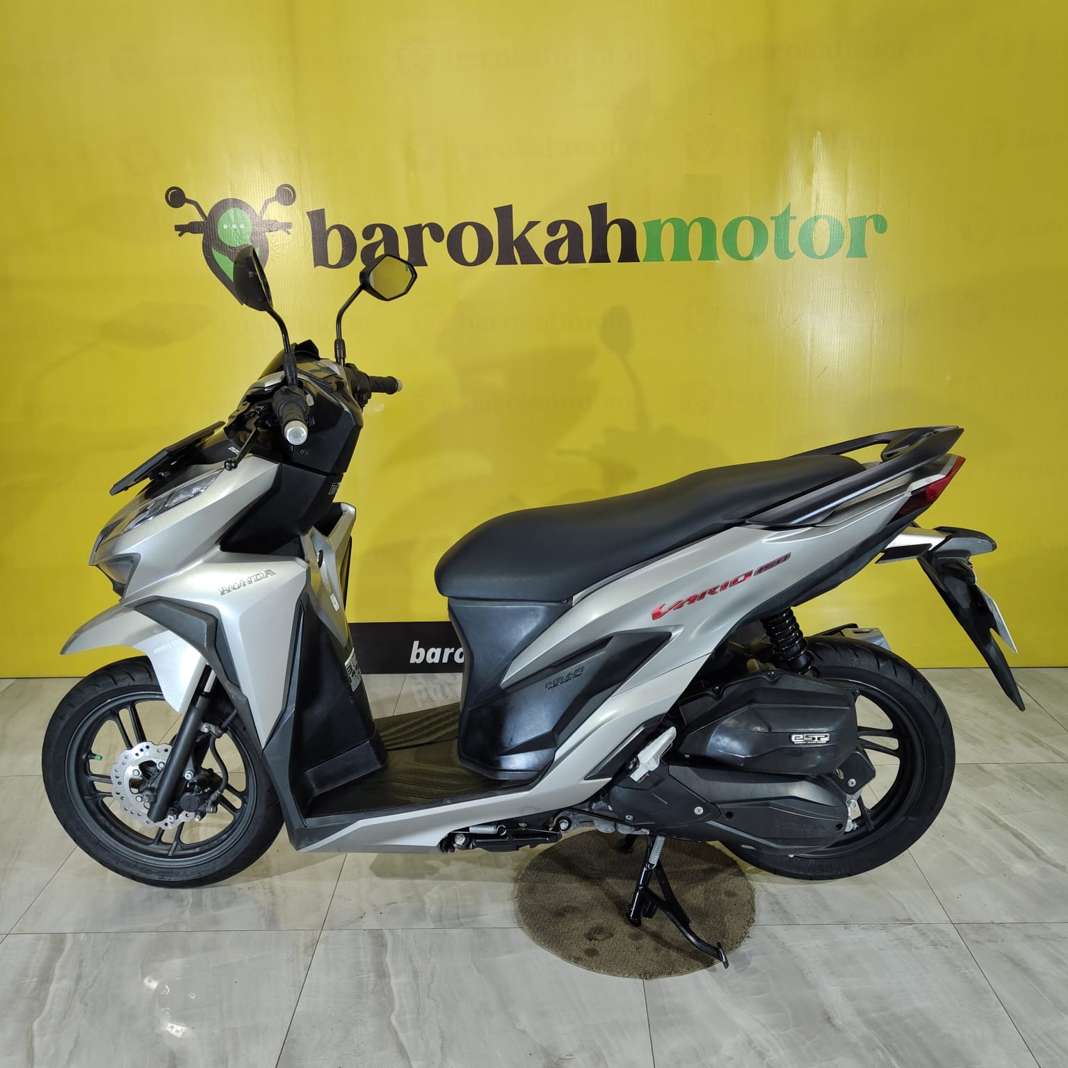 VARIO150-AA6354A-foto_kiri.jpeg
