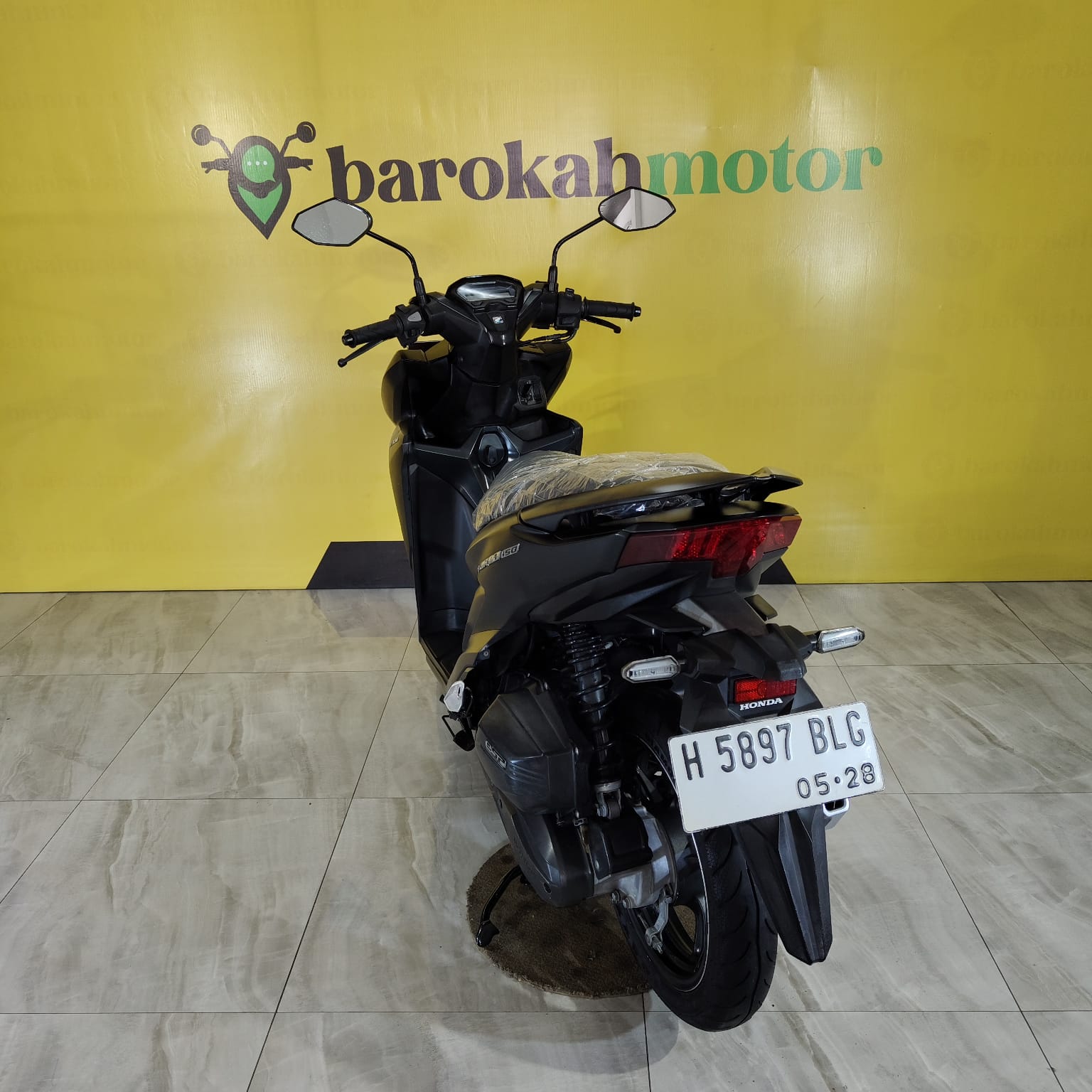 VARIO150-H5897BLG-foto_belakang.jpeg