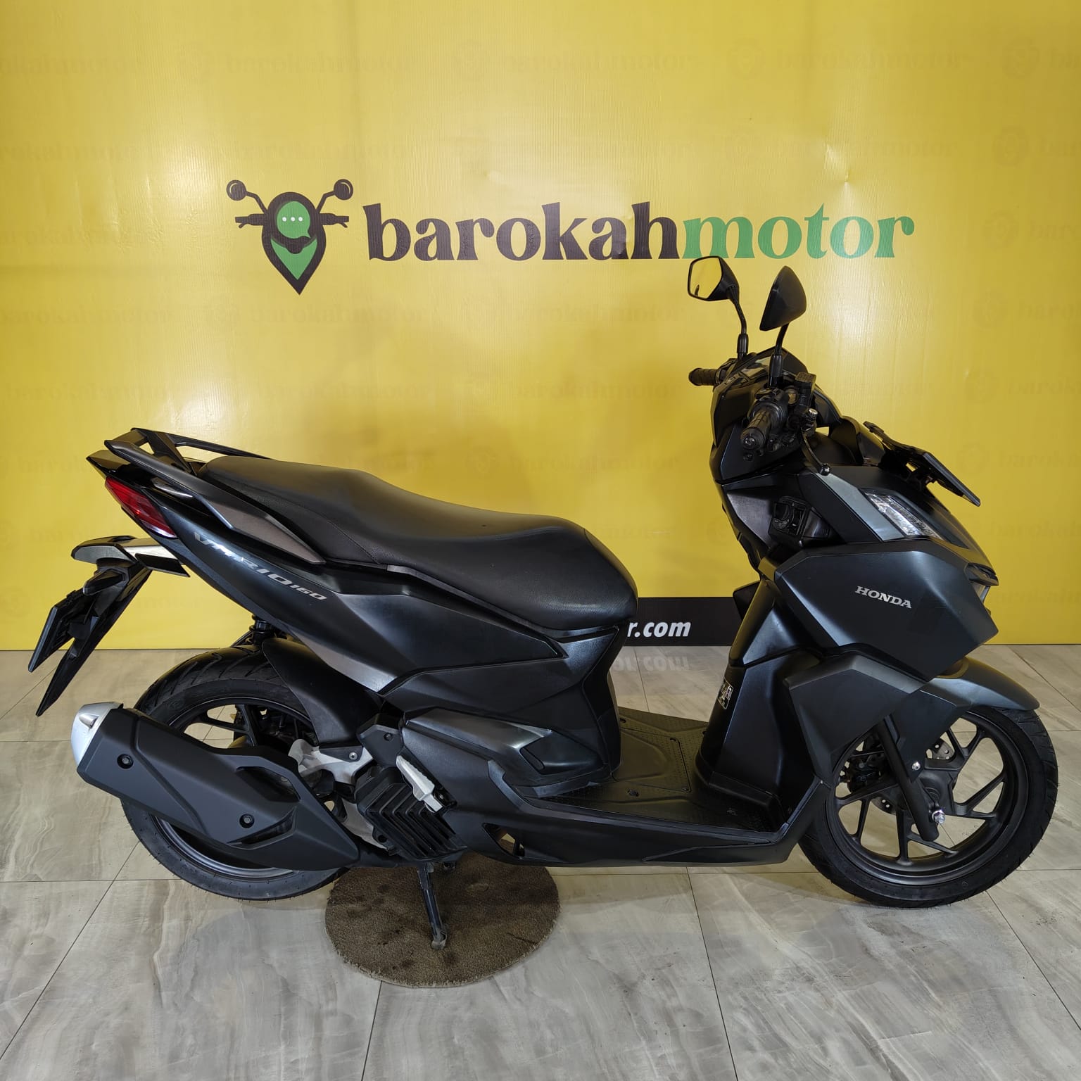VARIO160-AA3831PY-foto_kanan.jpeg