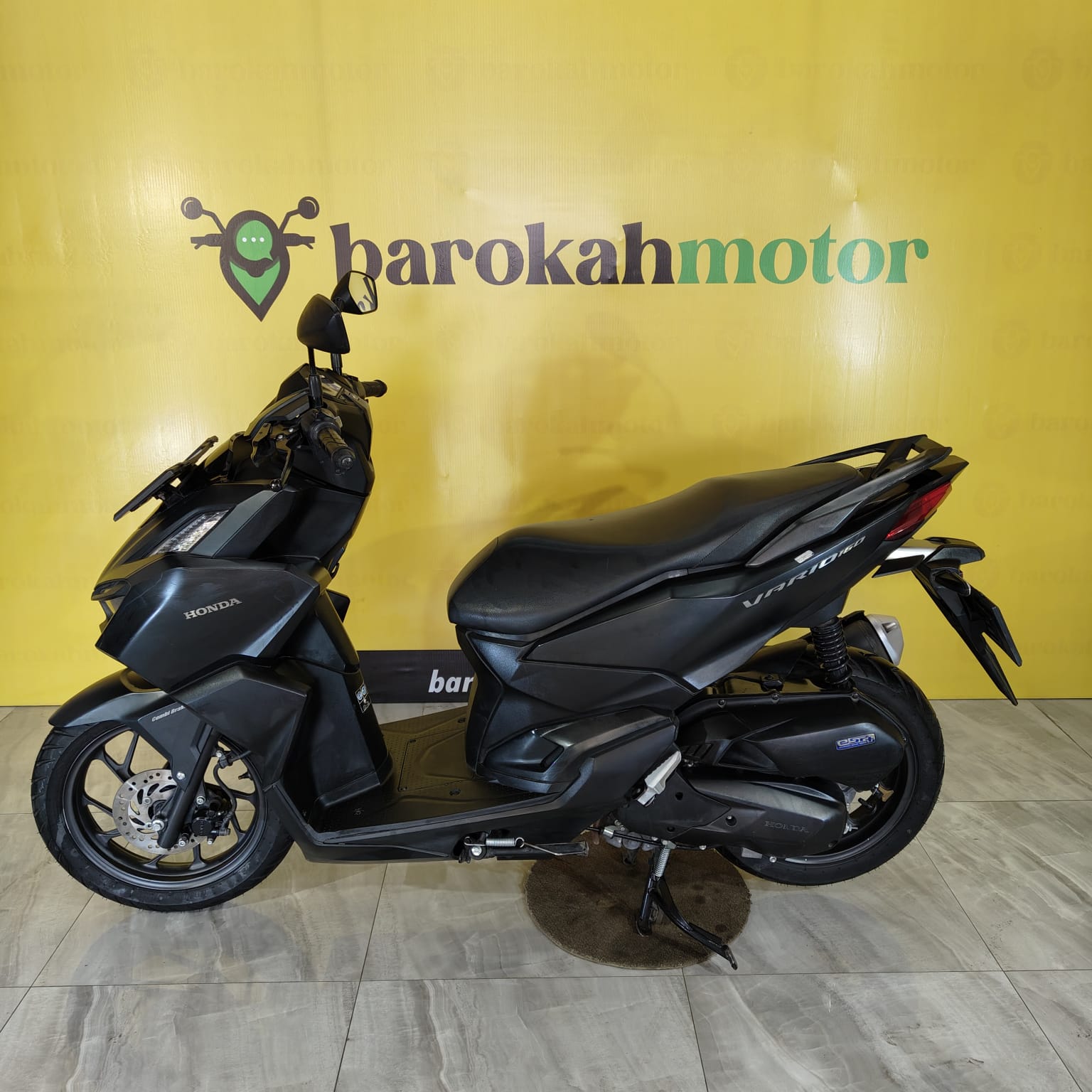 VARIO160-AA3831PY-foto_kiri.jpeg